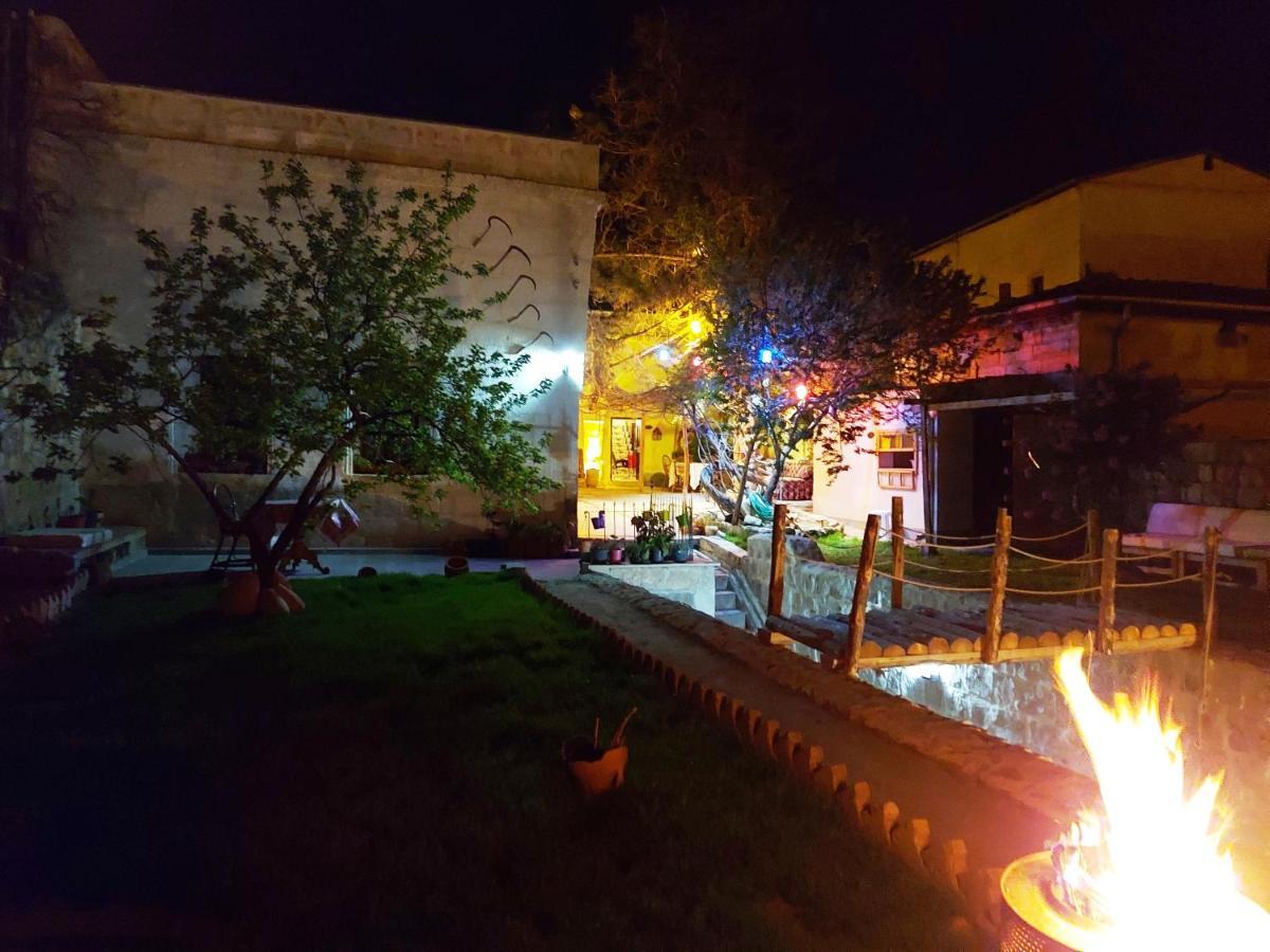 Armesos Cave Hotel Юргюп Екстериор снимка