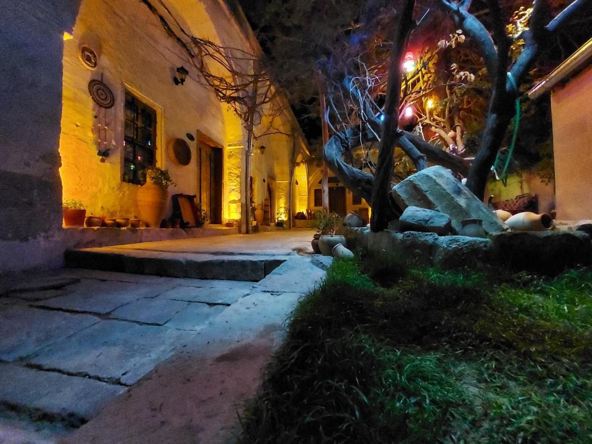 Armesos Cave Hotel Юргюп Екстериор снимка