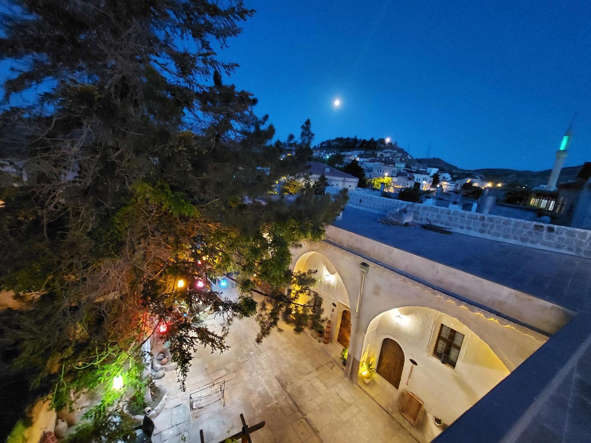 Armesos Cave Hotel Юргюп Екстериор снимка