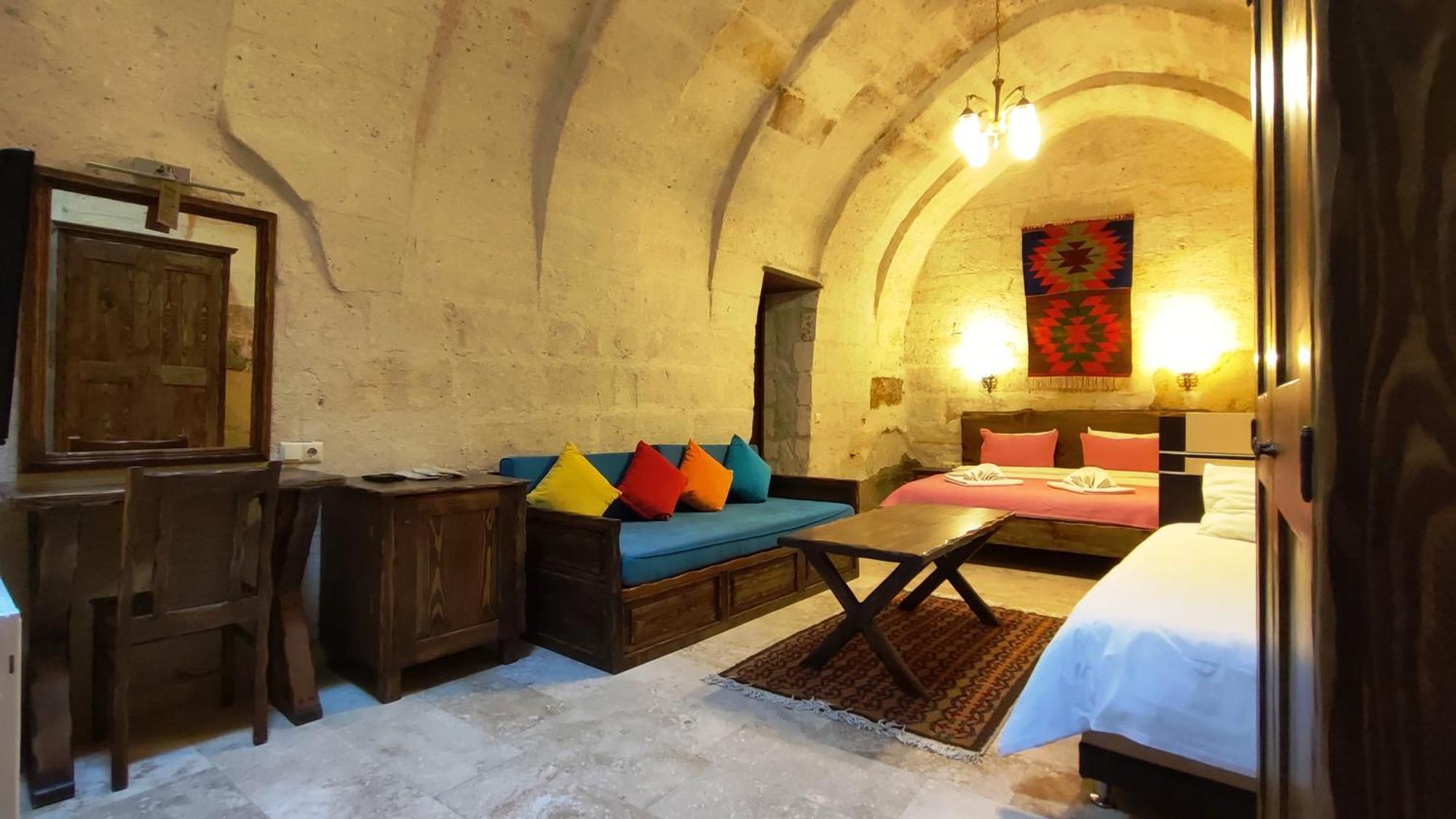 Armesos Cave Hotel Юргюп Екстериор снимка