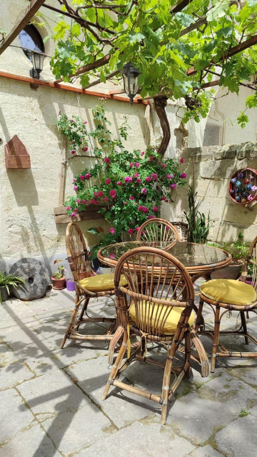 Armesos Cave Hotel Юргюп Екстериор снимка