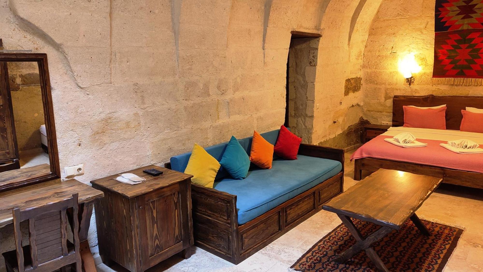 Armesos Cave Hotel Юргюп Екстериор снимка