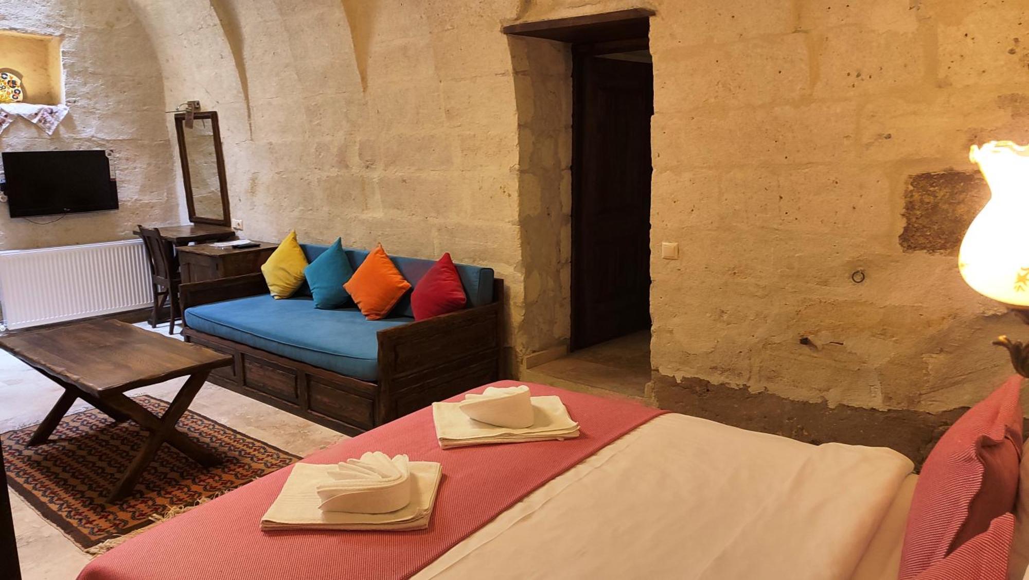 Armesos Cave Hotel Юргюп Екстериор снимка